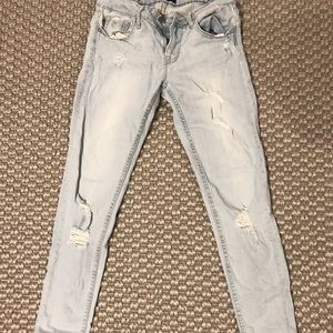 Light ripped denim jeans